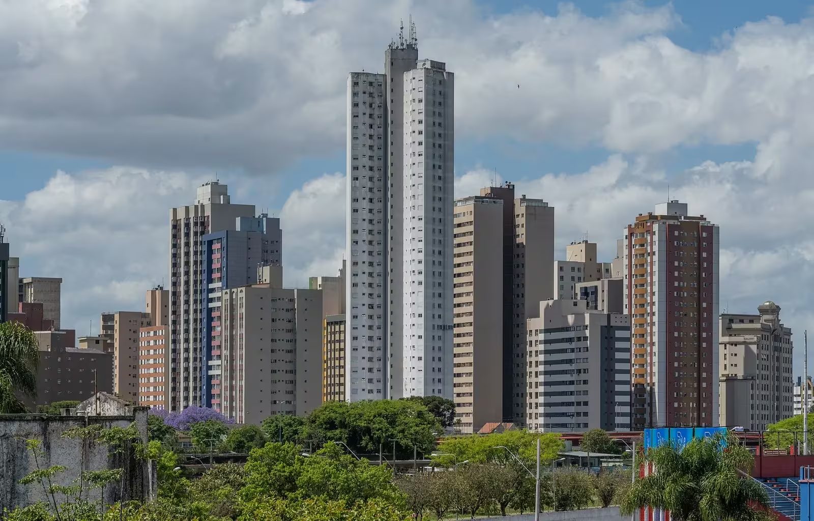 Vista dos edifícios de Curitiba, Paraná